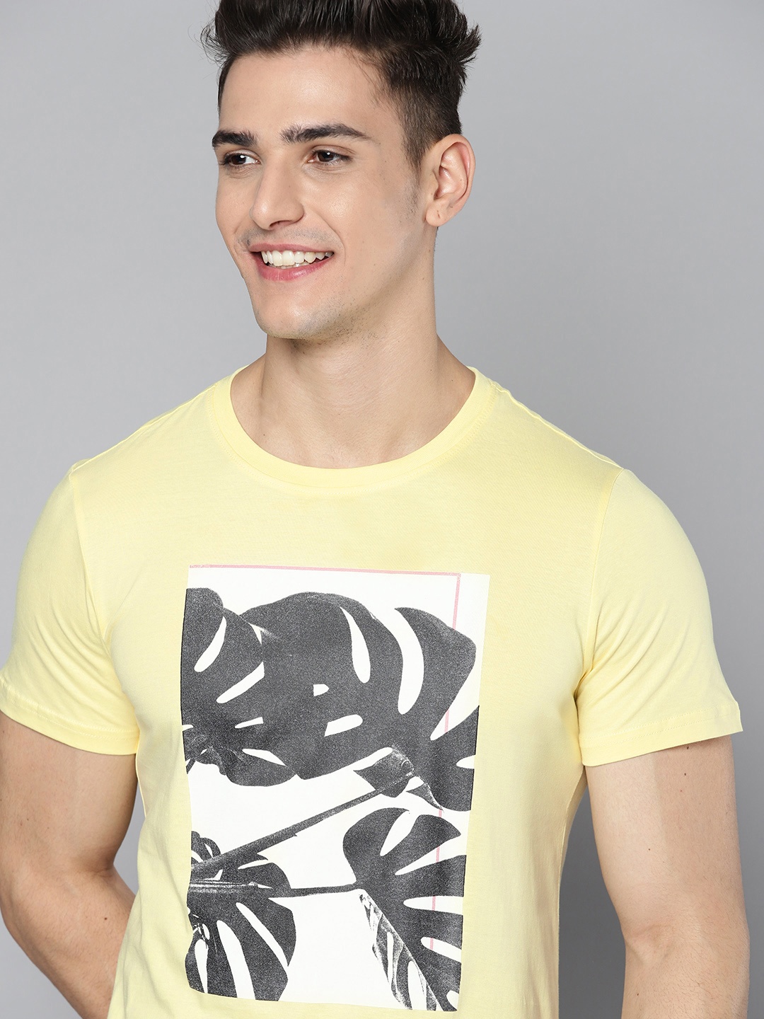 

Mast & Harbour Men Yellow & Charcoal Grey Cotton Printed T-shirt