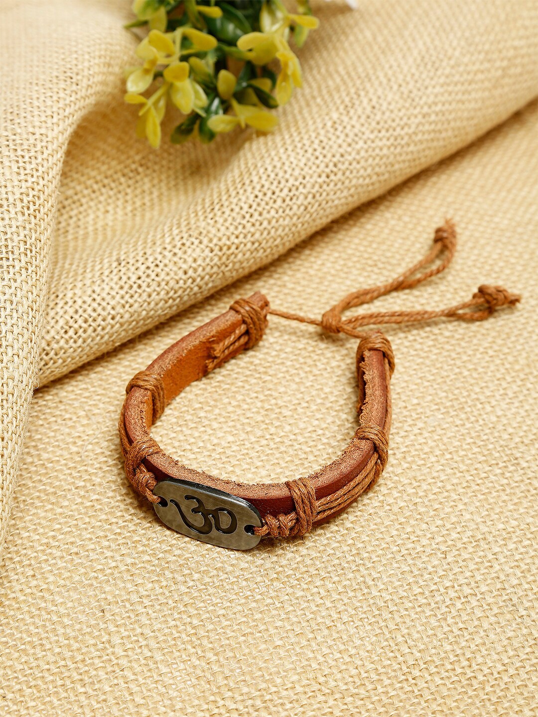 

Alvaro Castagnino Men Brown & Silver-Toned PU Elasticated Bracelet