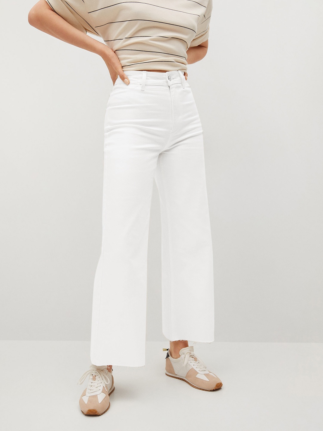 

MANGO Women White Mid-Rise Wide Leg Stretchable Jeans