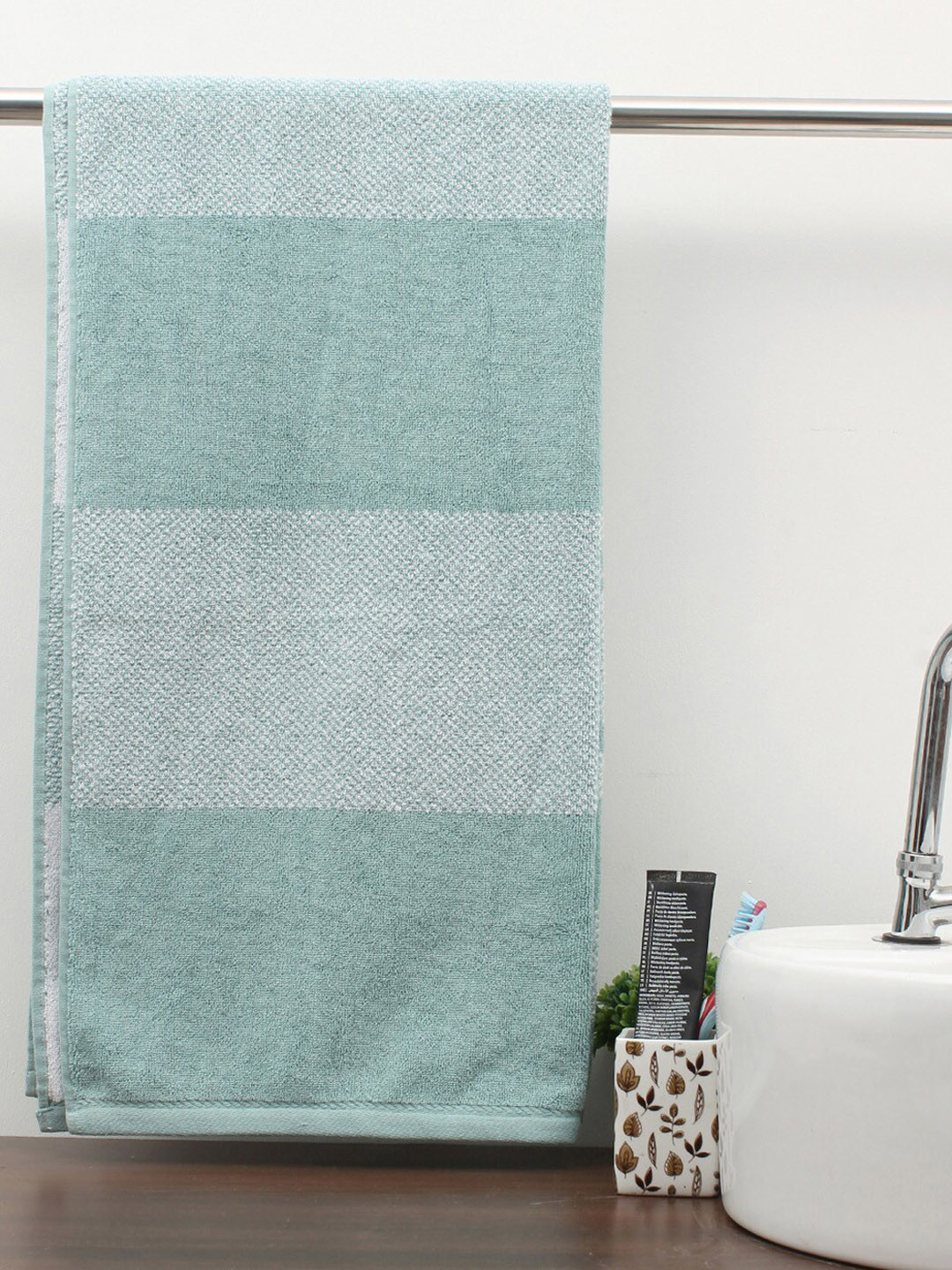 

AVI Living Sea Green Striped 600 GSM Pure Cotton Bath Towels