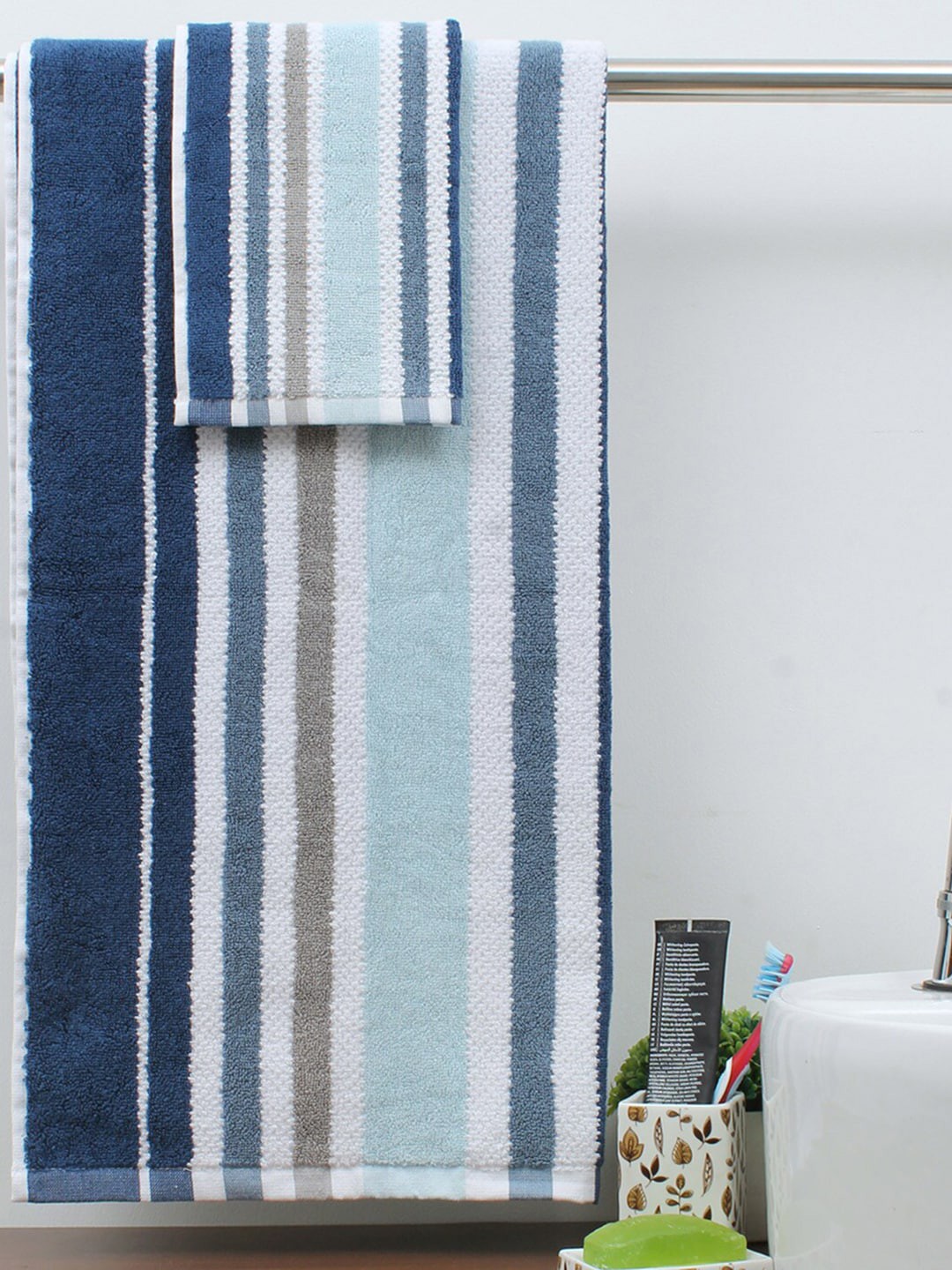 

AVI Living Blue & White 4-Pieces Popcorn Striped 550 GSM Towel Set