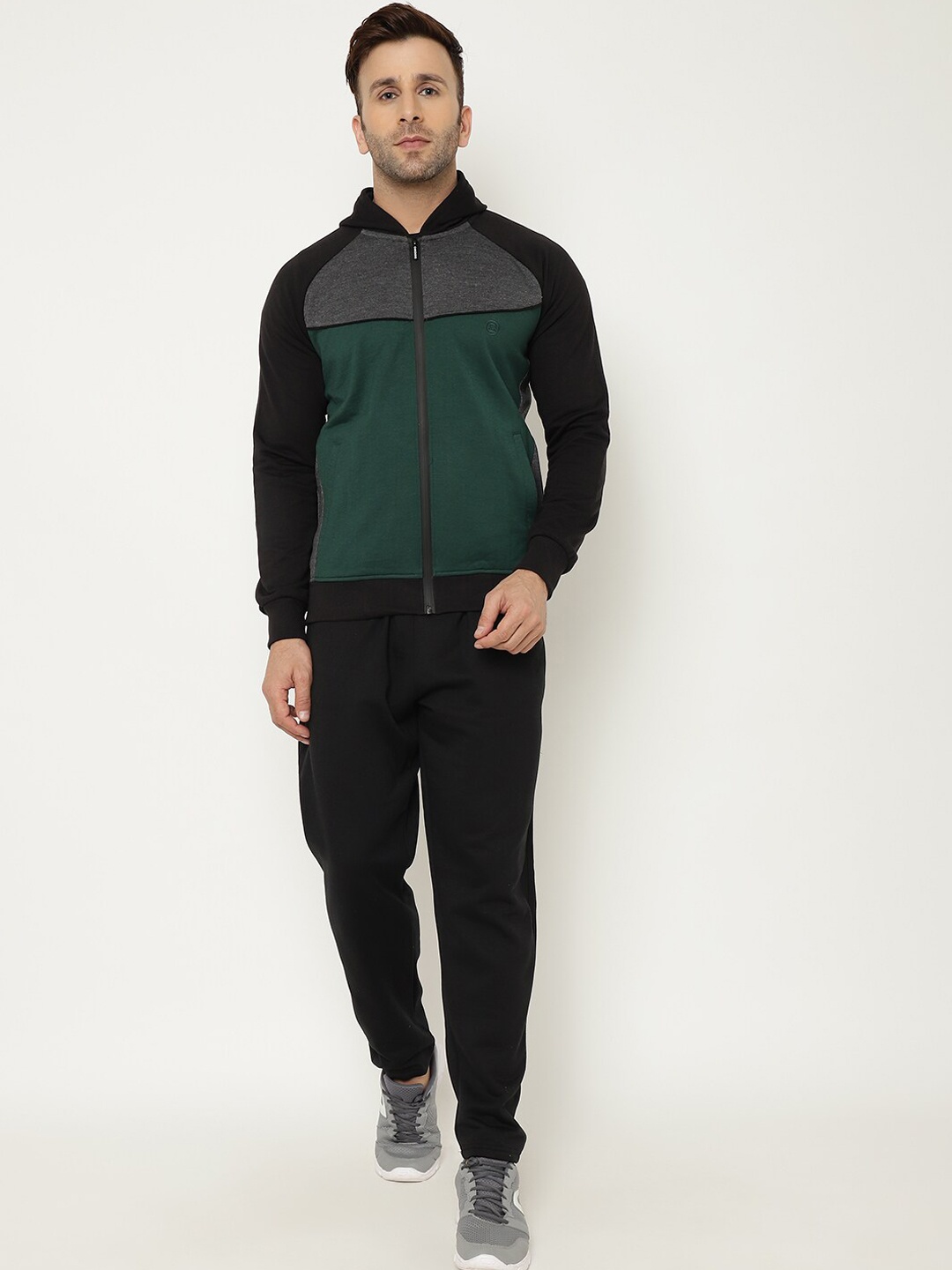 

Chkokko Men Black & Green Colourblocked Tracksuits