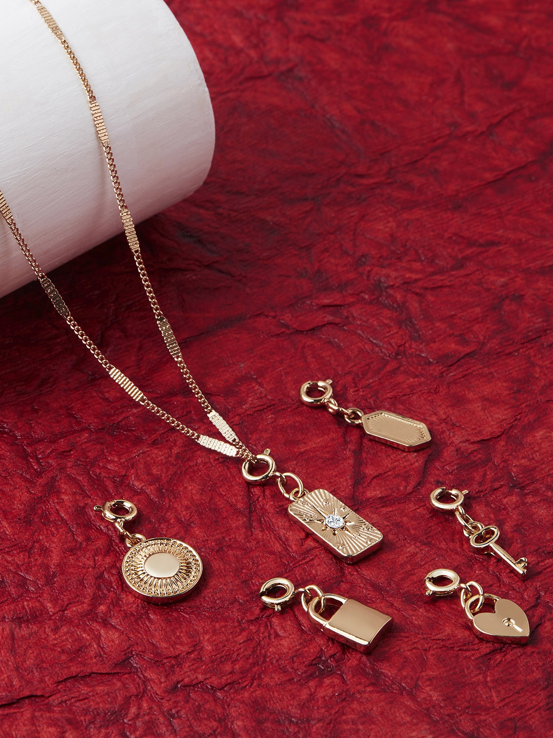 

AMI Women Gold-Plated Contemporary Chain With 6 Changeable Pendants