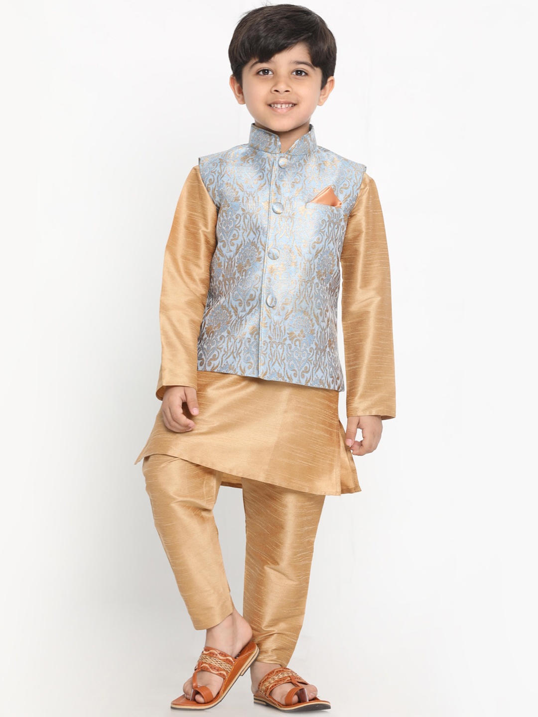 

VASTRAMAY Boys Gold-Toned Solid Regular Silk Blend Kurta with Pyjamas