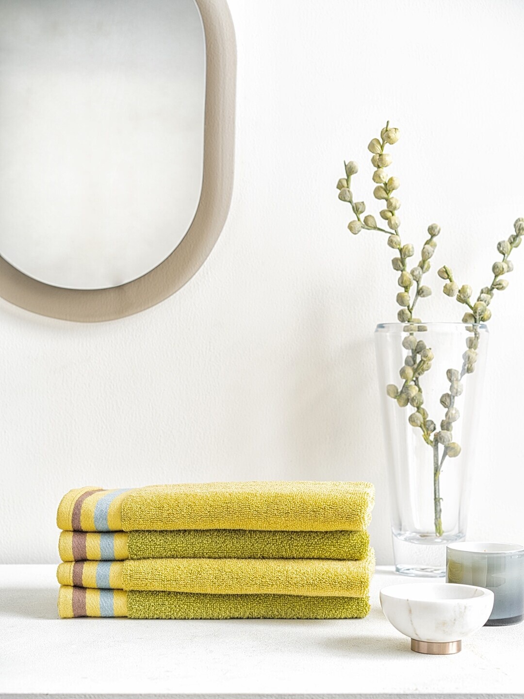 DDecor Yellow & Green Set of 4 Solid 500 GSM Hand Towels