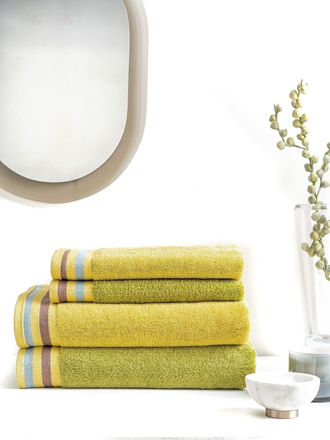 DDecor Set Of 4 Yellow & Green Solid 500 GSM Cotton Towels