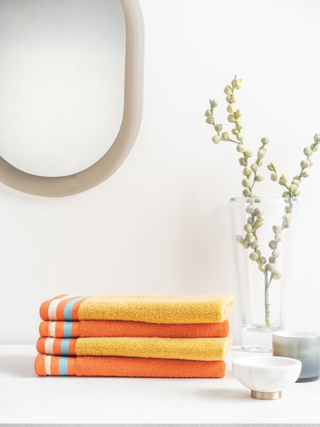 

DDecor Yellow & Orange Set of 4 Solid 500 GSM Hand Towels
