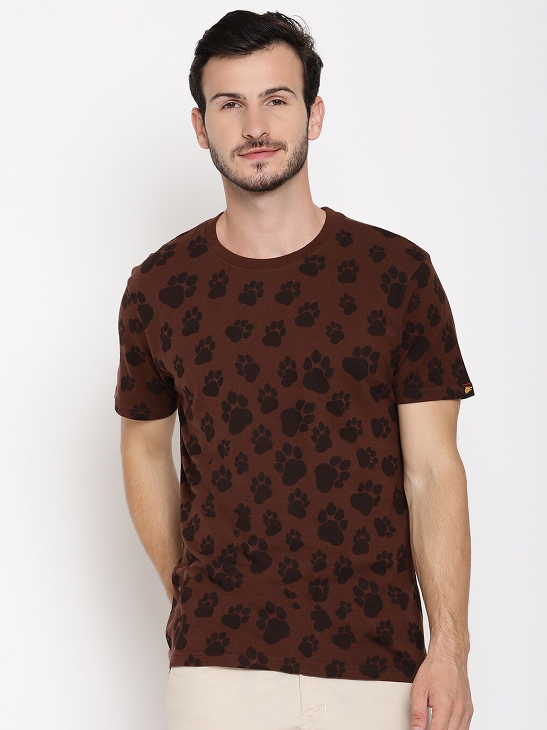 

Wolfpack Men Brown Pug Mark Printed T-shirt