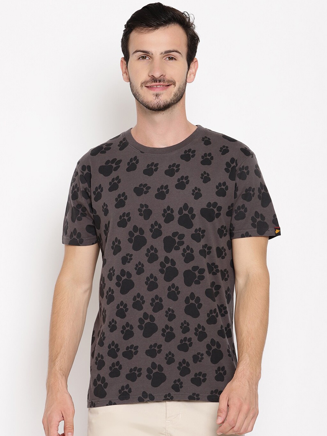 

Wolfpack Men Charcoal Pug Mark Printed T-shirt
