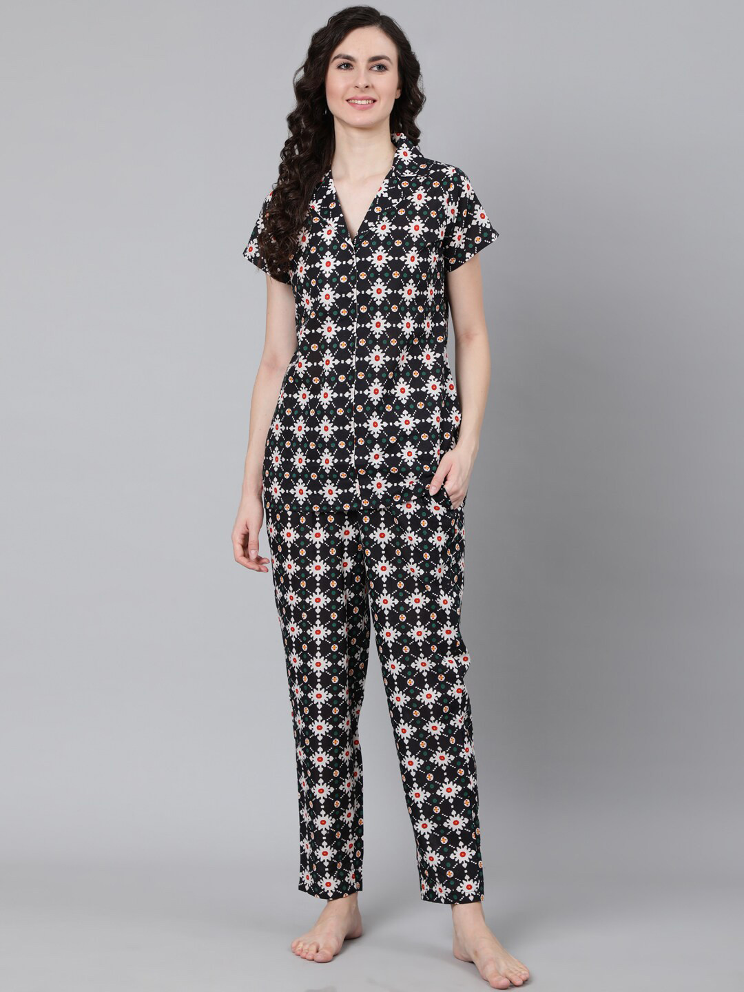 

Nayo Women Black & White Printed Pure Cotton Night Suit