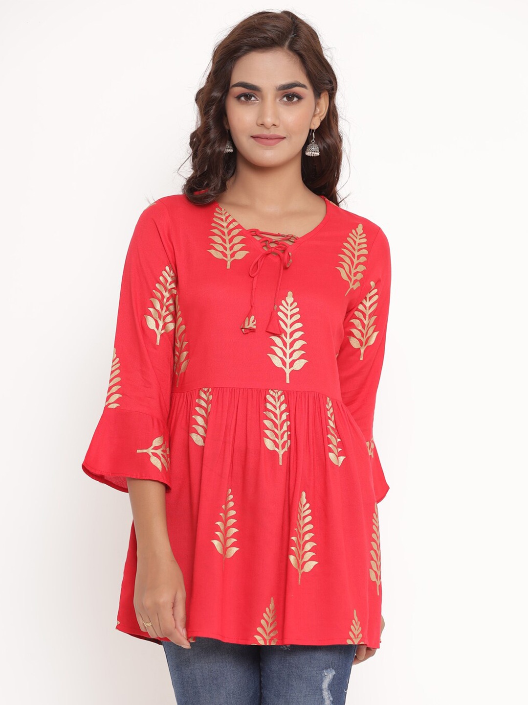 

Fabriko Red & Gold-Toned Geometric Printed Flared Sleeves Pleated Kurti