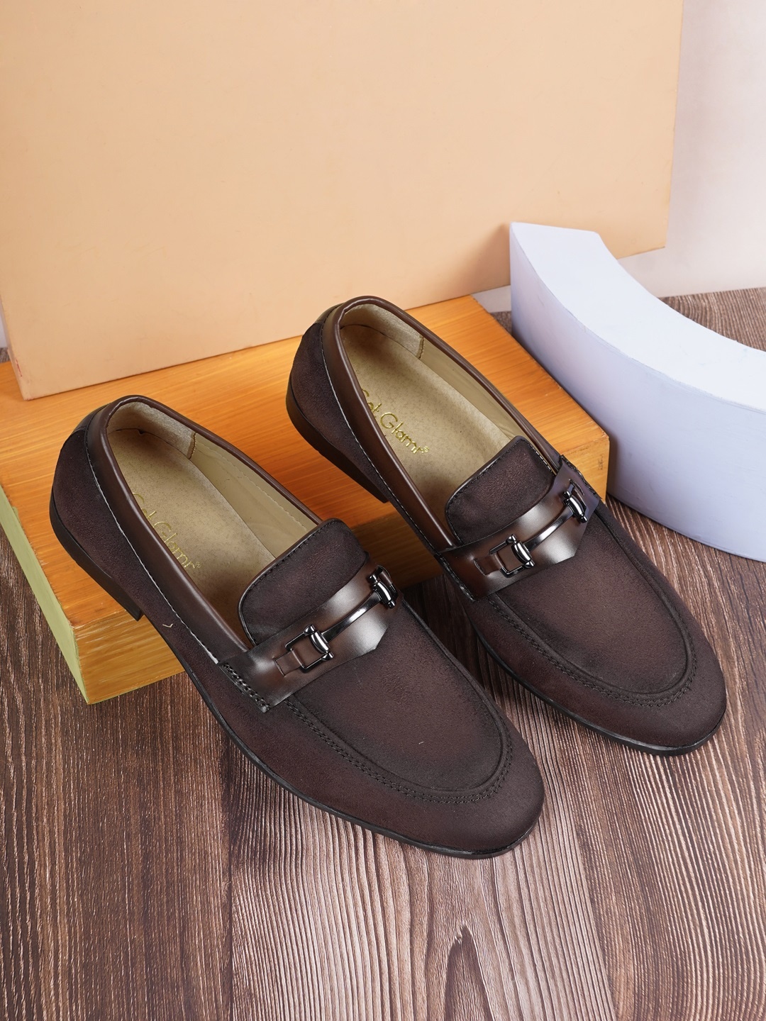 

Get Glamr Men Brown Solid Semi-Formal Loafers