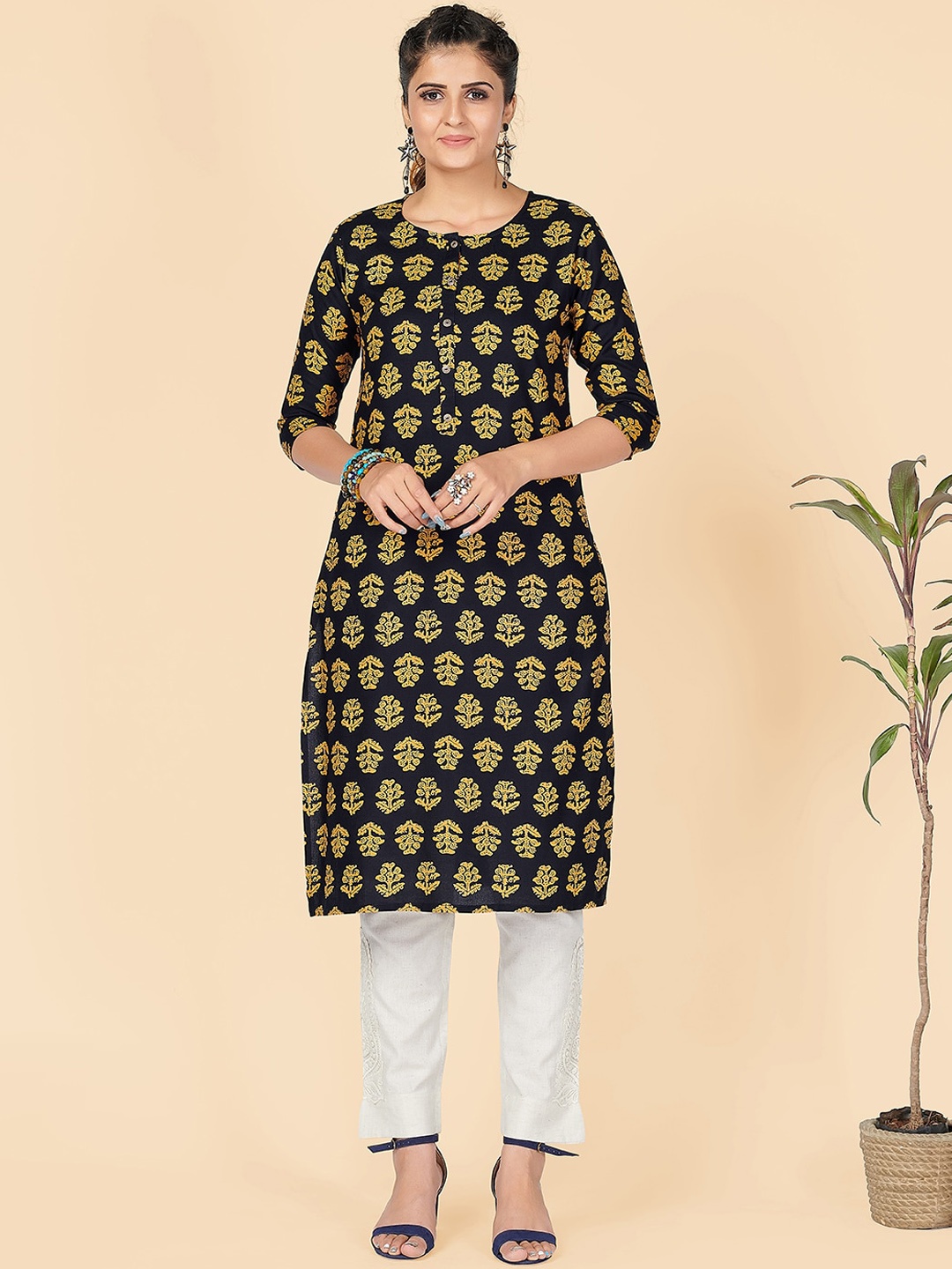 

Vbuyz Women Black & Beige Ethnic Motifs Printed Kurta