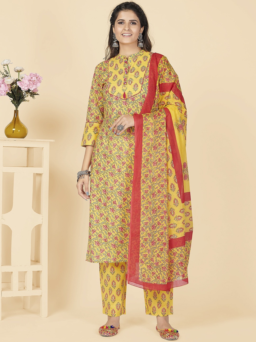 

Vbuyz Yellow Ethnic Motifs Printed Regular Pure Cotton Kurta with Trousers & With Dupatta