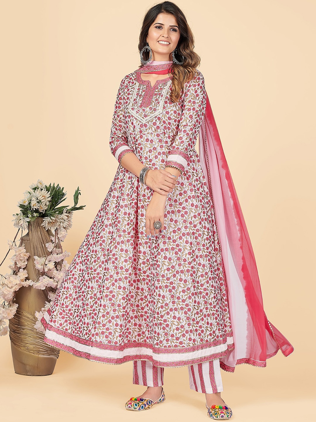 

Vbuyz Women Pink Floral Printed Regular Pure Cotton Kurta with Trousers & With Dupatta