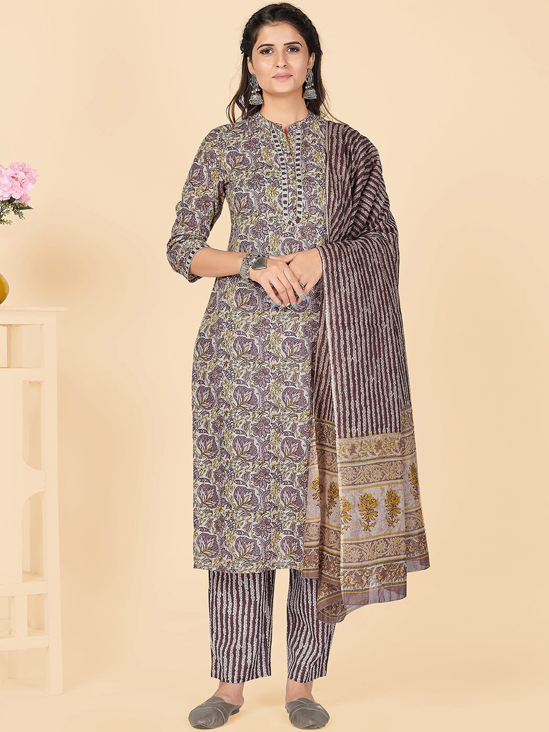 

Vbuyz Grey Ethnic Motifs Printed Regular Pure Cotton Kurta with Trousers & With Dupatta