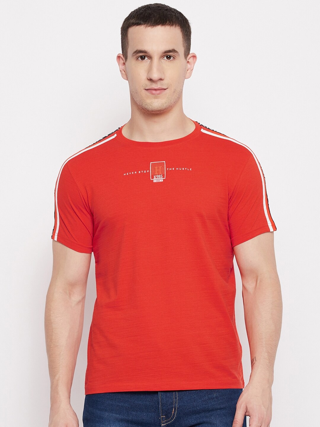 

QUBIC Men Orange T-shirt