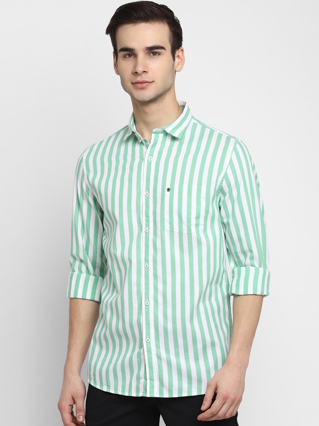 

Turtle Men Green Slim Fit Striped Casual Shirt