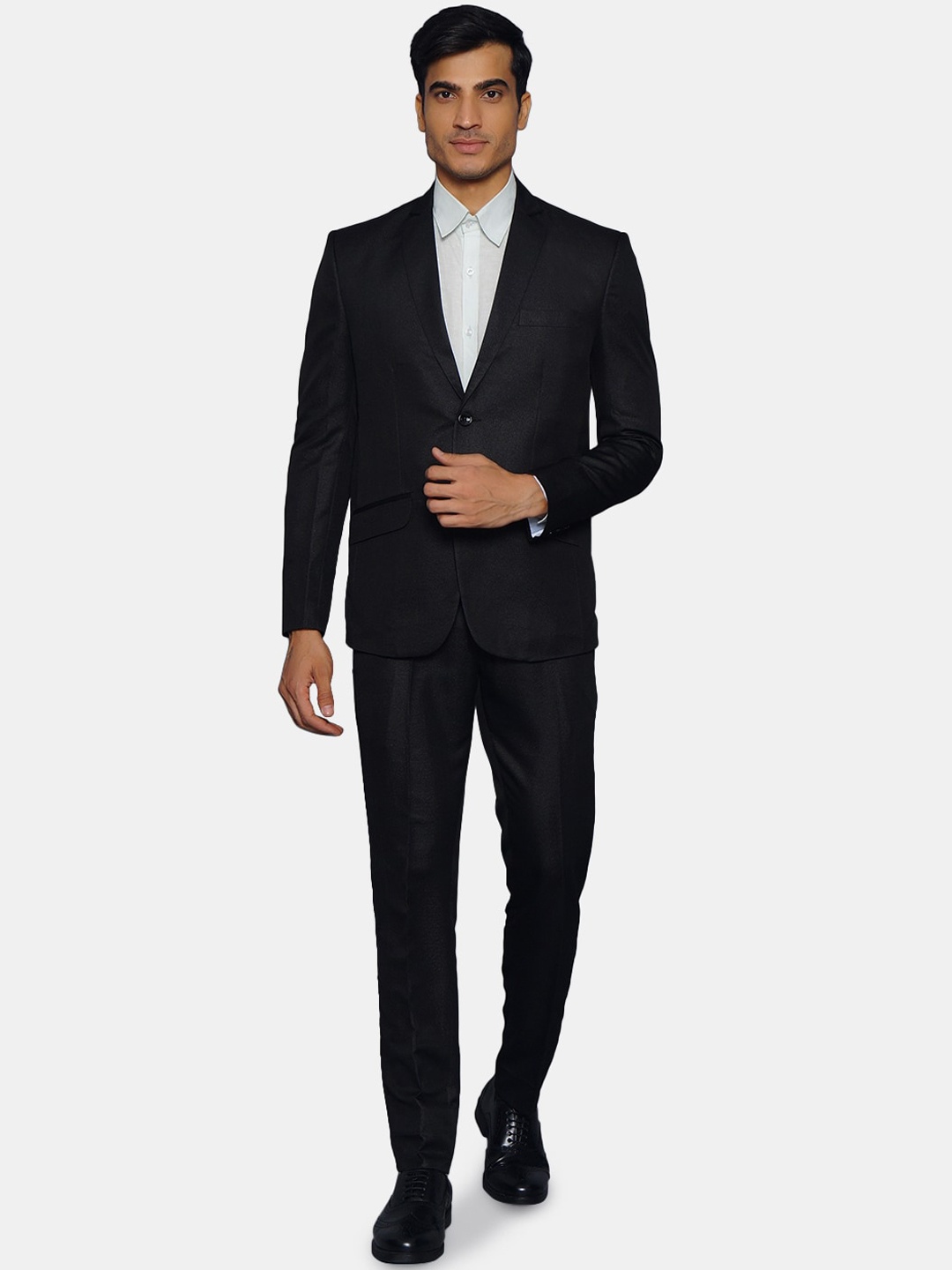 

Wintage Men Black Solid Single-Breasted Formal Two-Piece Suit