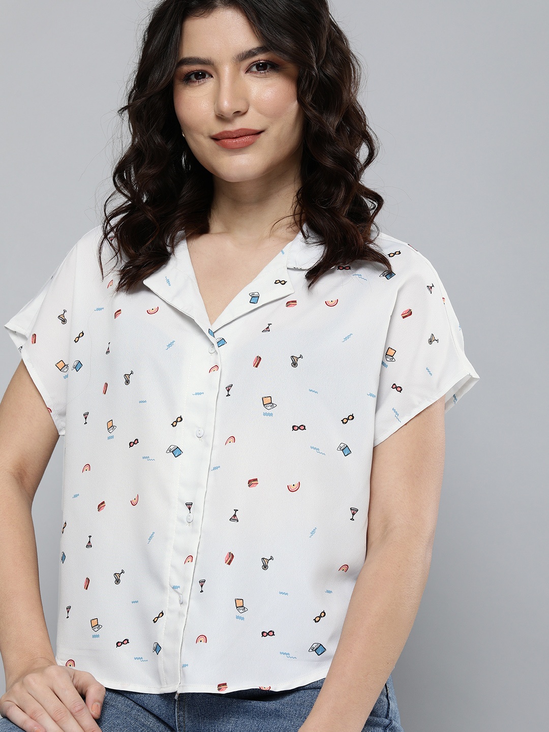 

Mast & Harbour Women's White Geometrical Printed Short Sleeved Shirt