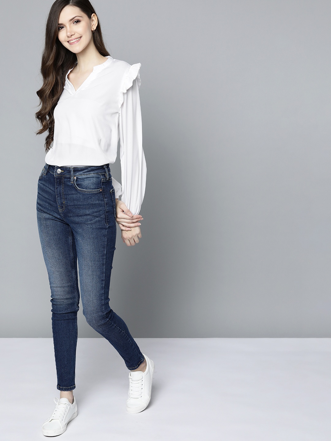 

Mast & Harbour White Frilled Puff Sleeves Top