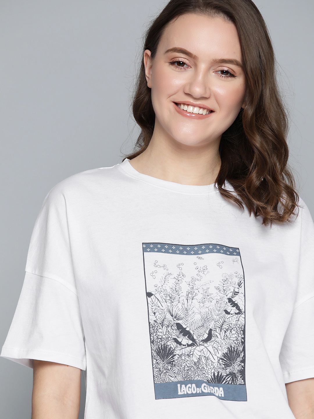 

Mast & Harbour Women White & Navy Blue Pure Cotton Floral Printed T-shirt