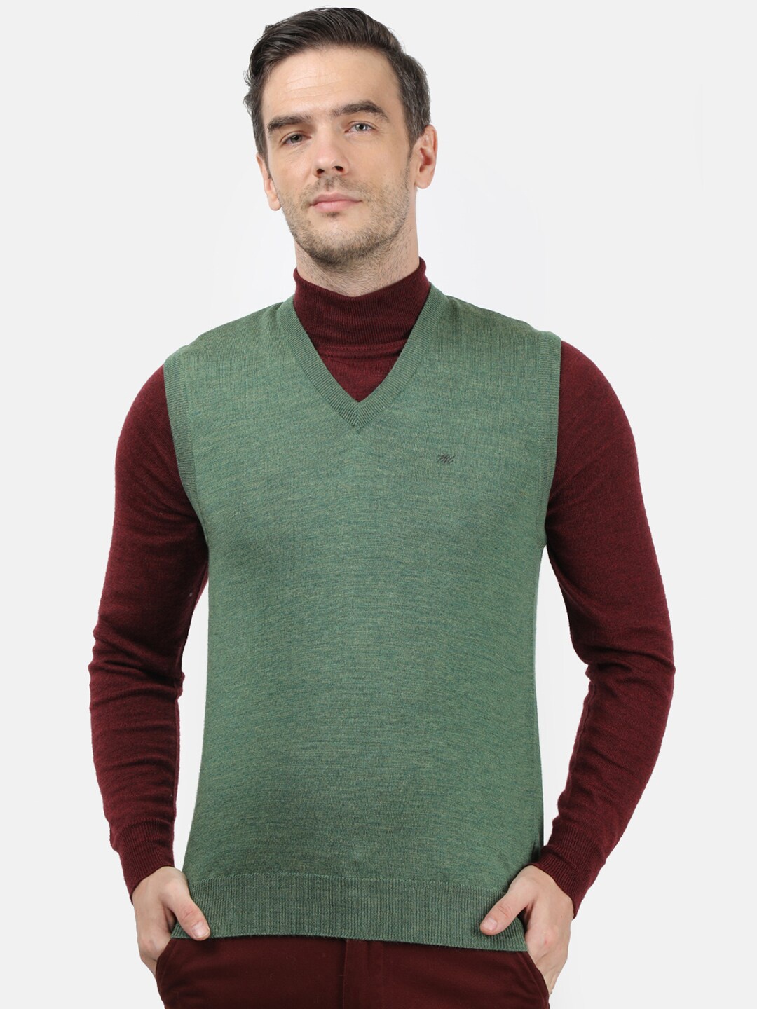 

Monte Carlo Men Green Solid Pure Wool Sleeveless Sweater Vest