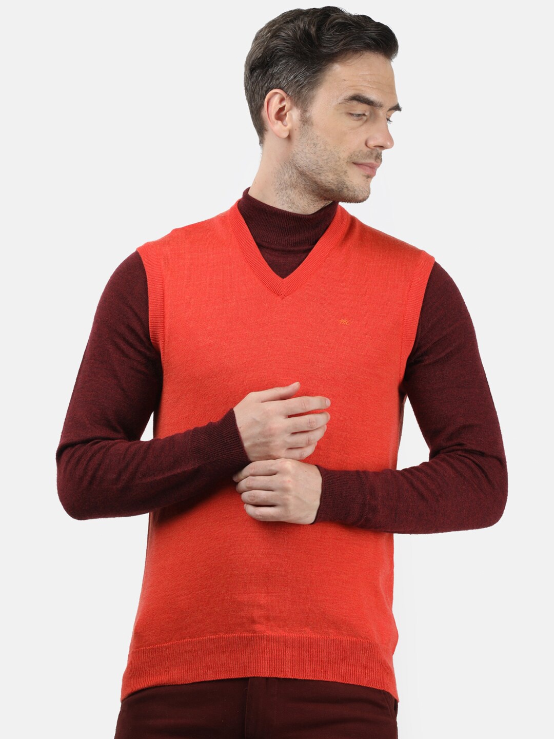 

Monte Carlo Men Coral Solid Wool Sleeveless Sweater Vest