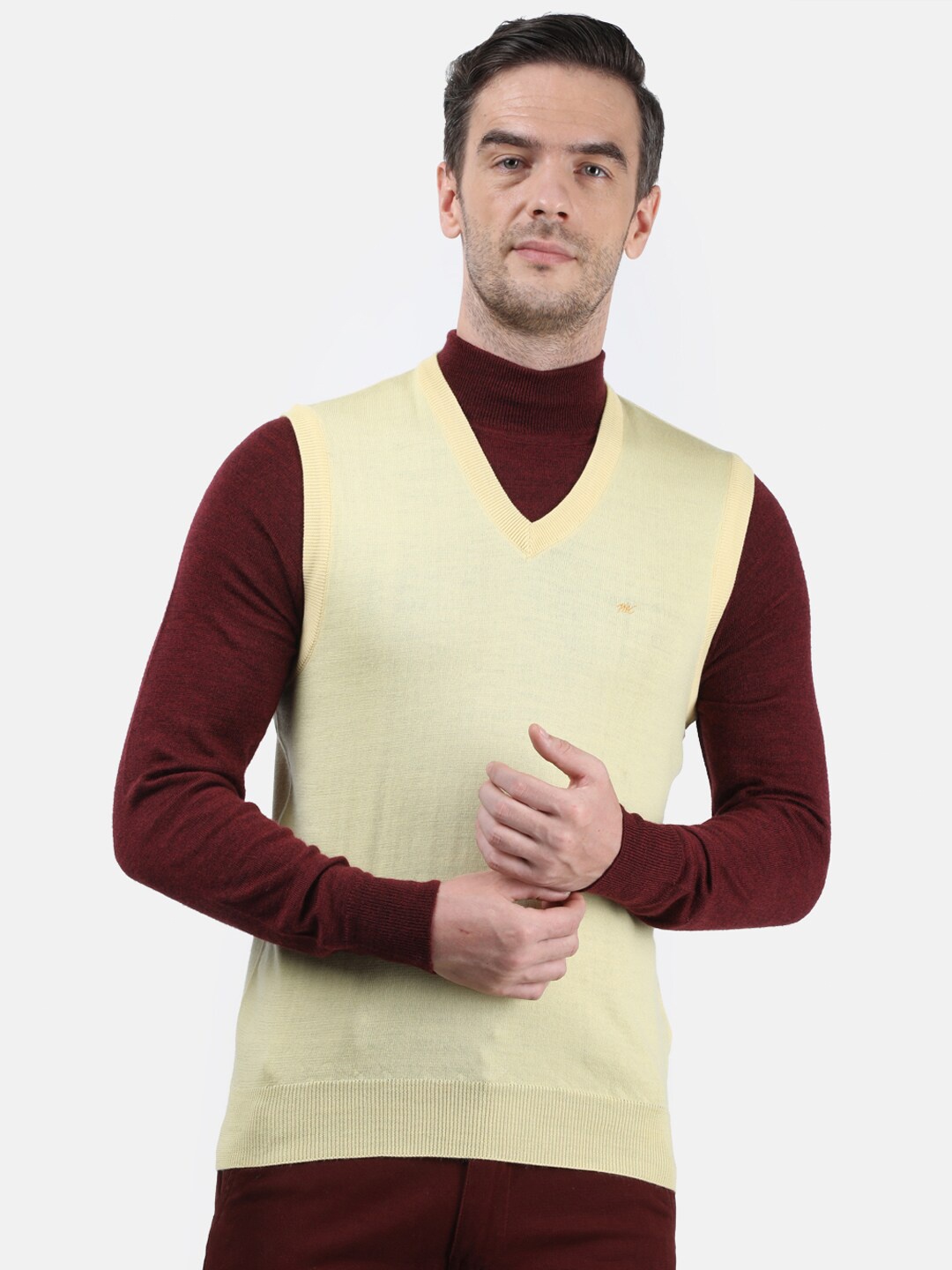 

Monte Carlo Men Yellow Solid Wool Sleeveless Sweater Vest