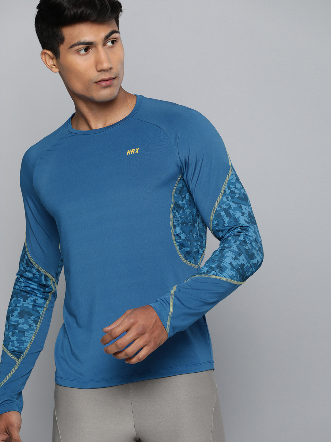 

HRX By Hrithik Roshan Training Men Blue Rapid-Dry Geometric Printed T-shirt