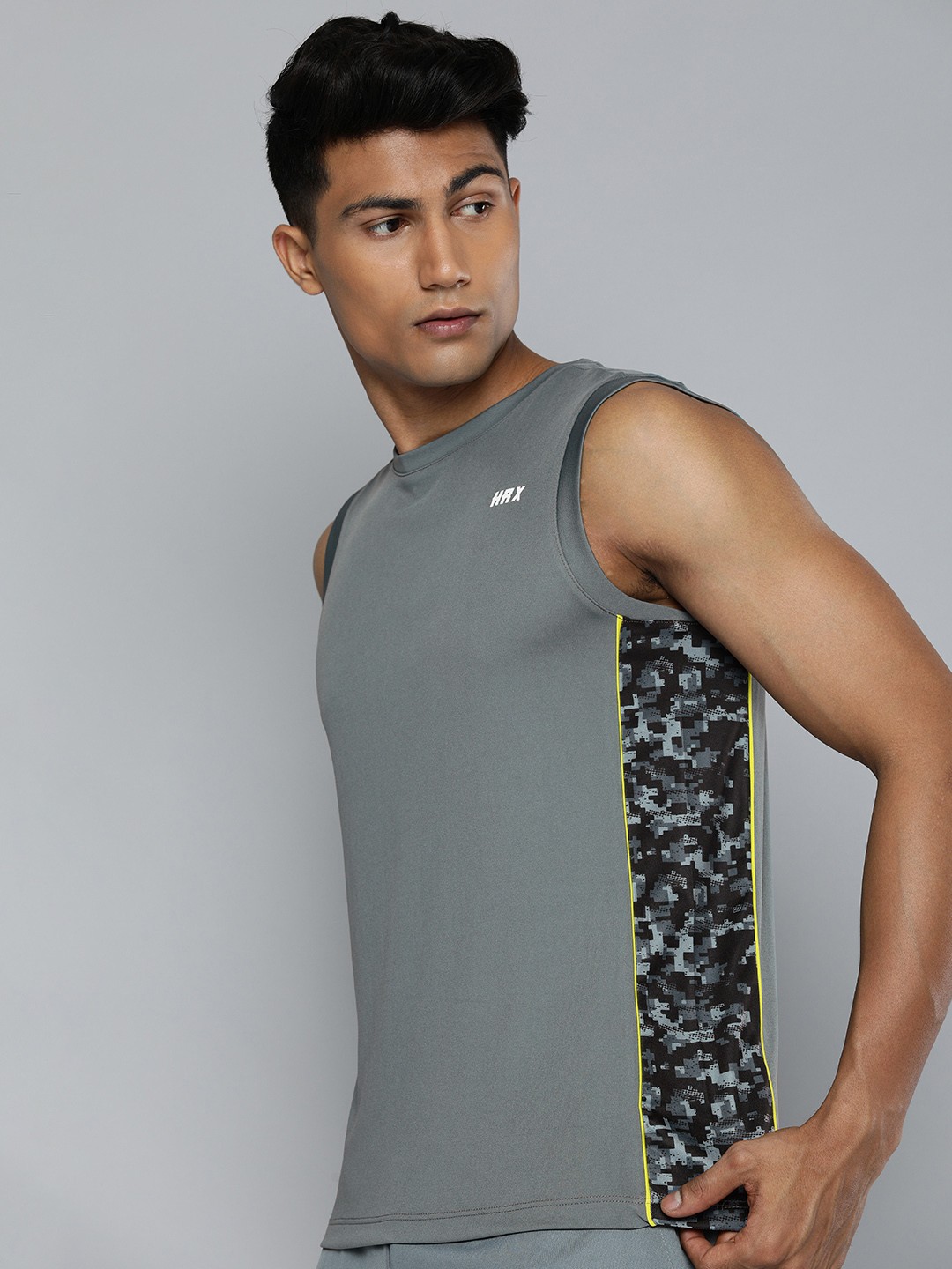 

HRX By Hrithik Roshan Training Men Grey Rapid-Dry AOP Training Tshirts