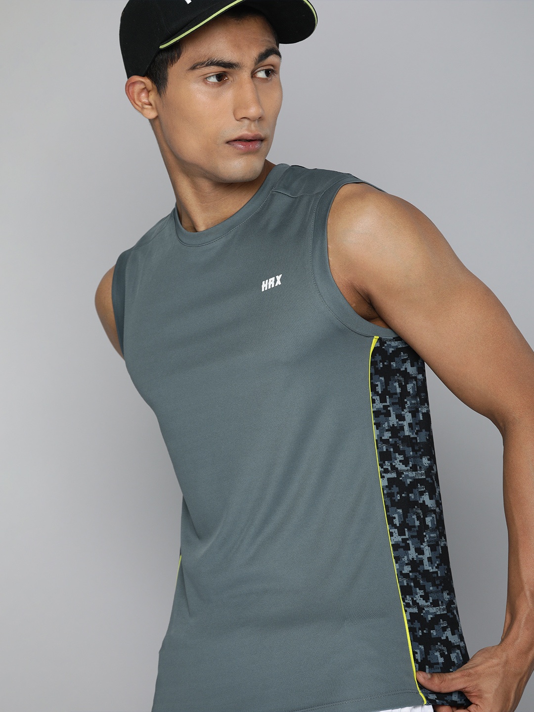 

HRX By Hrithik Roshan Men Grey & Black Rapid-Dry AOP Training Tshirts