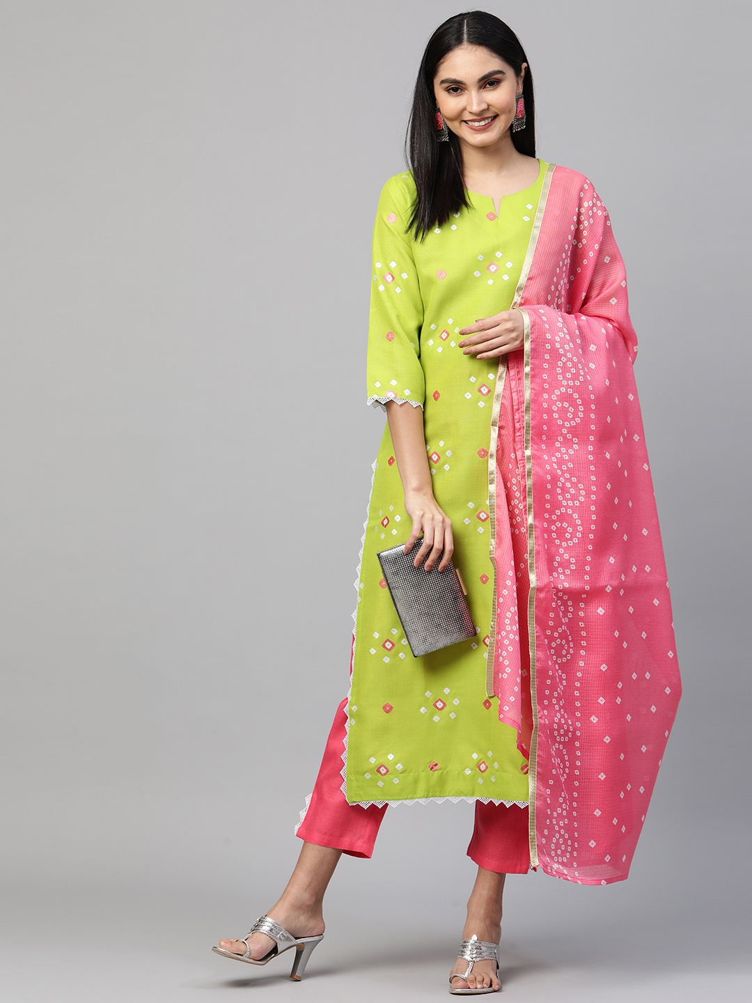 

GoSriKi Women Green Bandhani Straight Printed Kurta With Pant & Dupatta