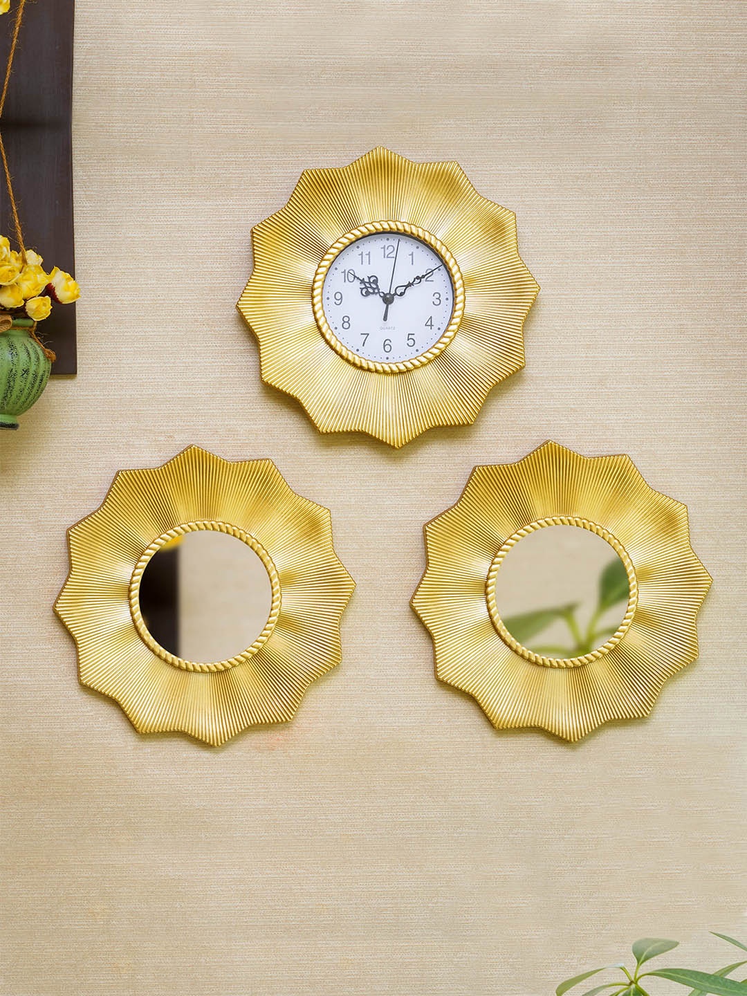

TIED RIBBONS Gold-Toned & White Set of 3 Floral Contemporary Wall Clock