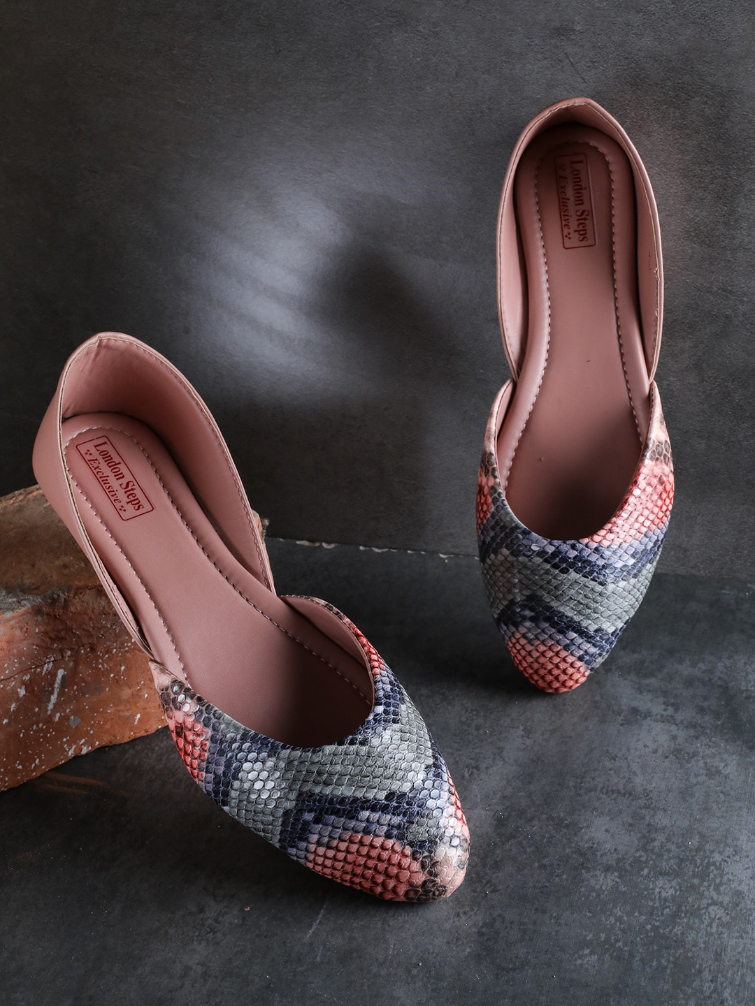 

LONDON STEPS Women Pink Textured Ballerinas Flats