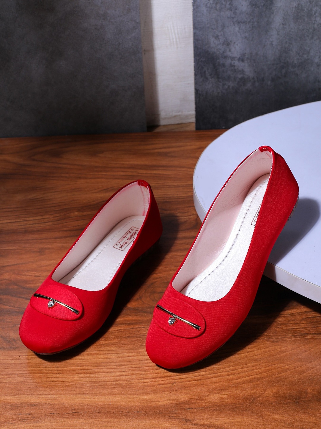 

LONDON STEPS Women Red Ballerinas Flats