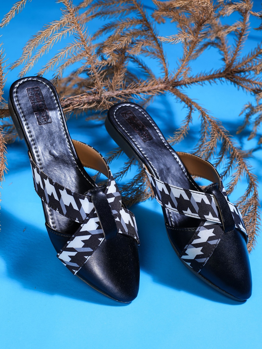 

LONDON STEPS Women Black Printed Ballerinas with Bows Flats