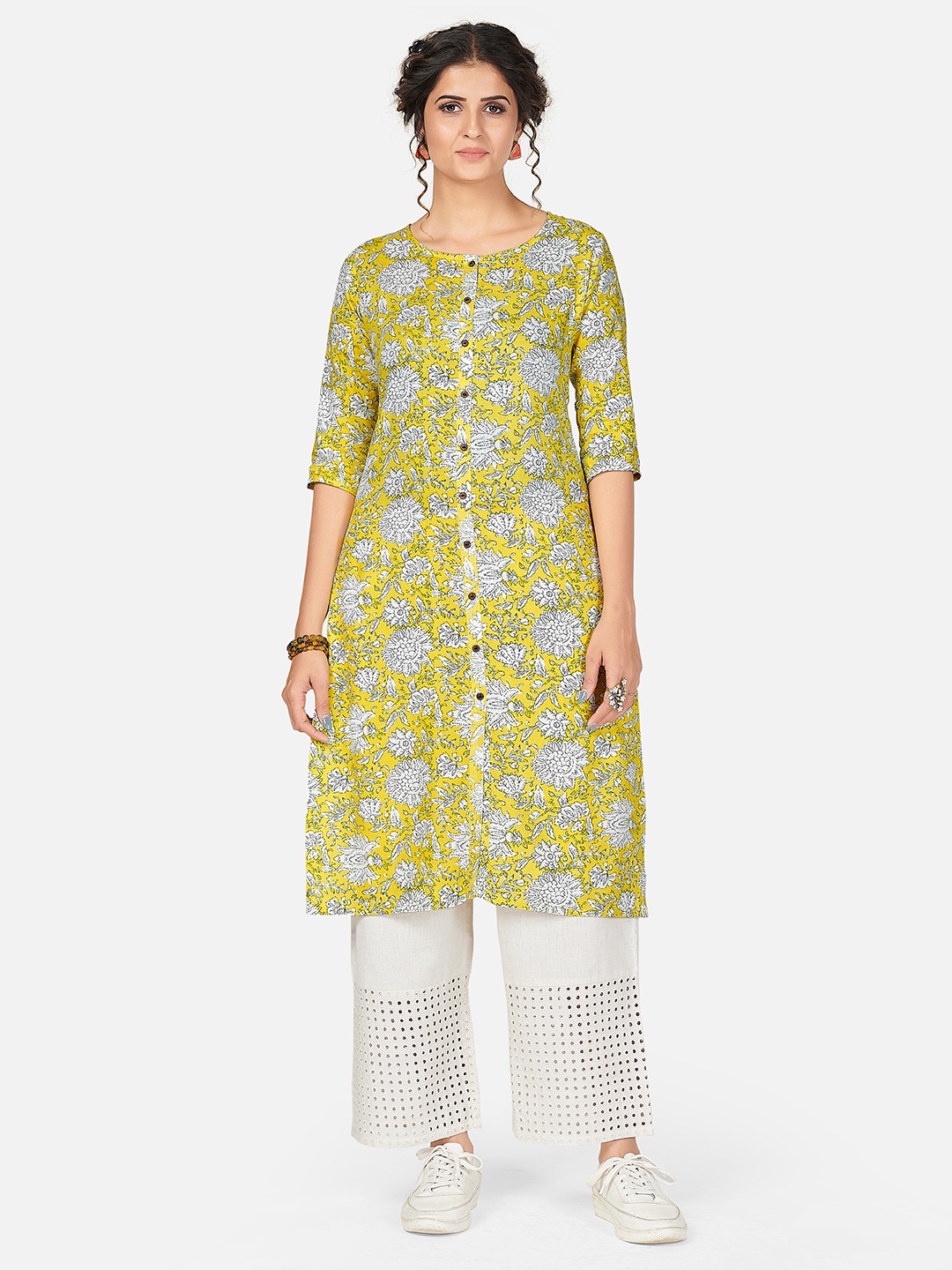 

Vbuyz Women Green & White Floral Printed Kurta