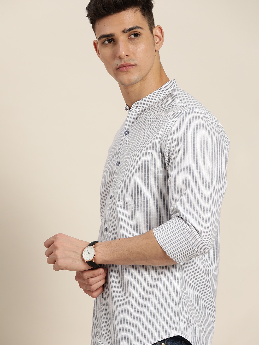 

INVICTUS Men White Sport Slim Fit Opaque Striped Casual Shirt