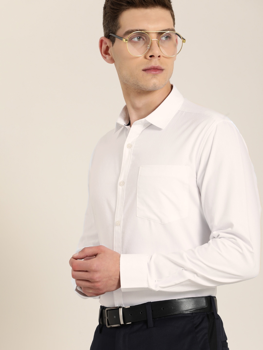 

INVICTUS Men White Solid Cutaway Collar Slim Fit Formal Shirt
