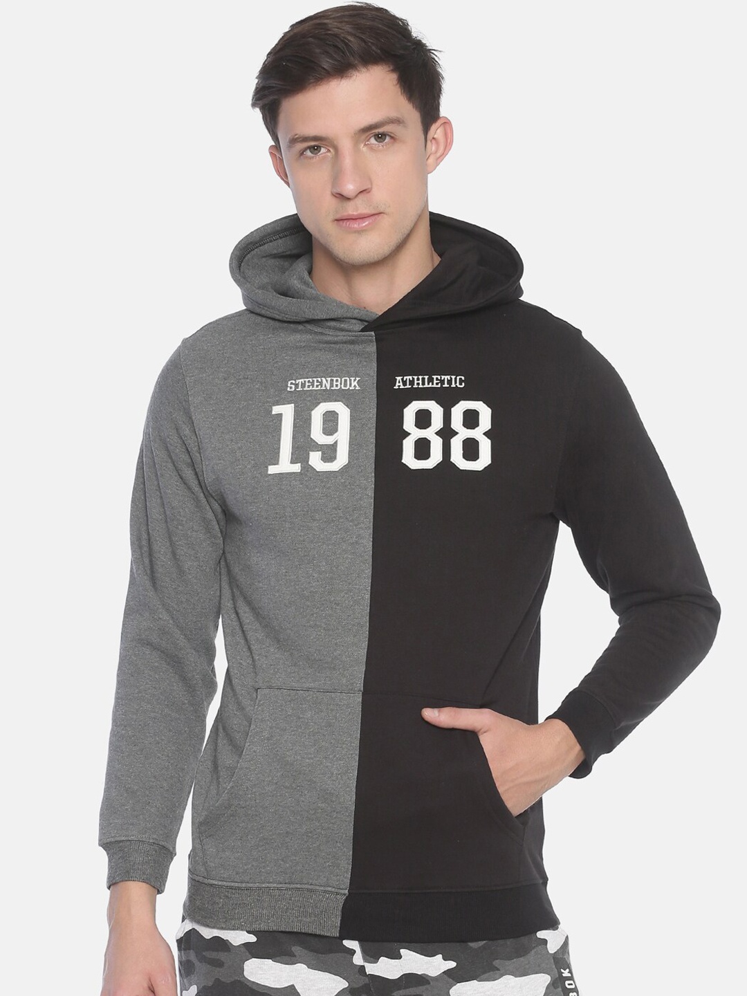 

Steenbok Men Grey Colourblocked Hooded Sweatshirt