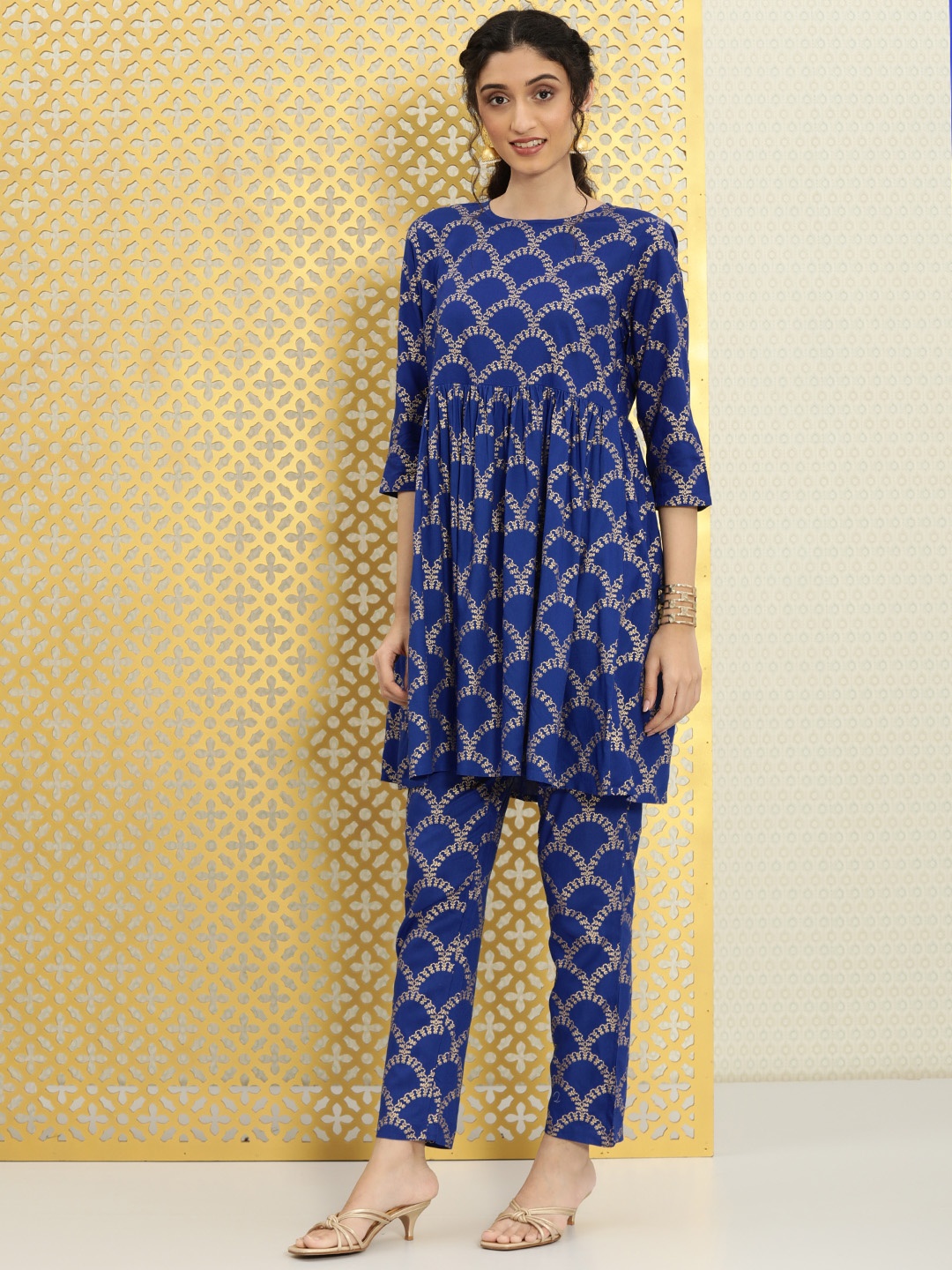 

Ode by House of Pataudi Women Blue Printed Fit & flare Jashn Kurta with Trousers