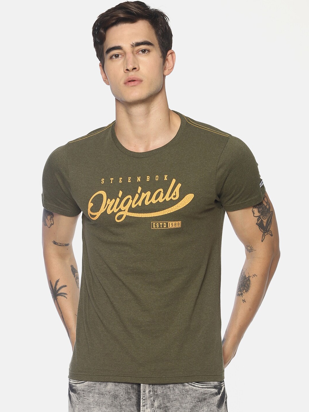 

Steenbok Men Green & Yellow Typography Printed Slim Fit T-shirt