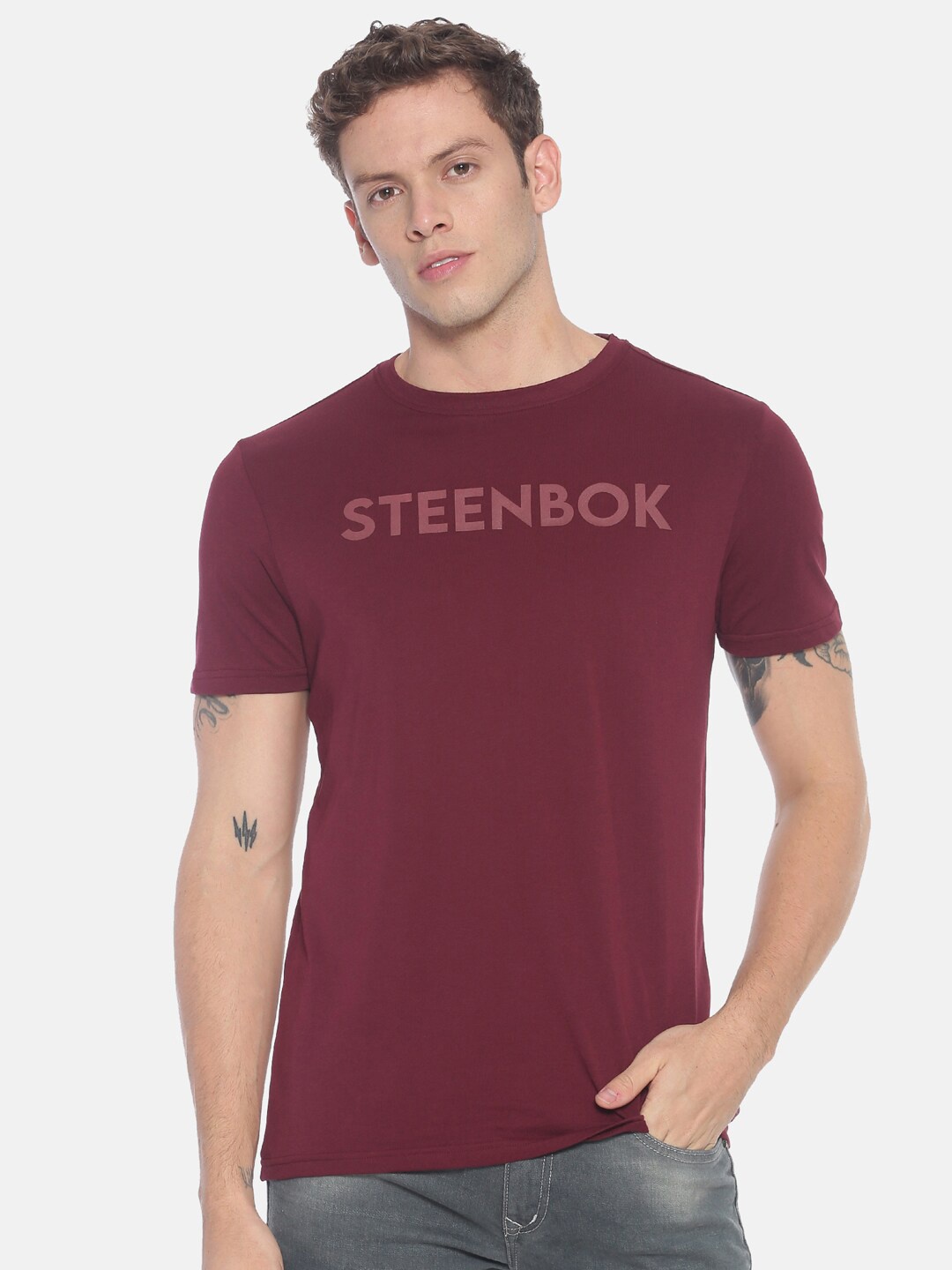 

Steenbok Men Maroon Typography Printed T-shirt