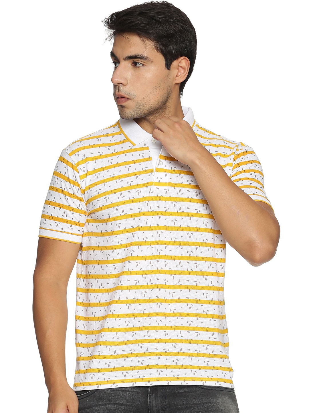 

Steenbok Men Yellow Striped Henley Neck Pockets T-shirt