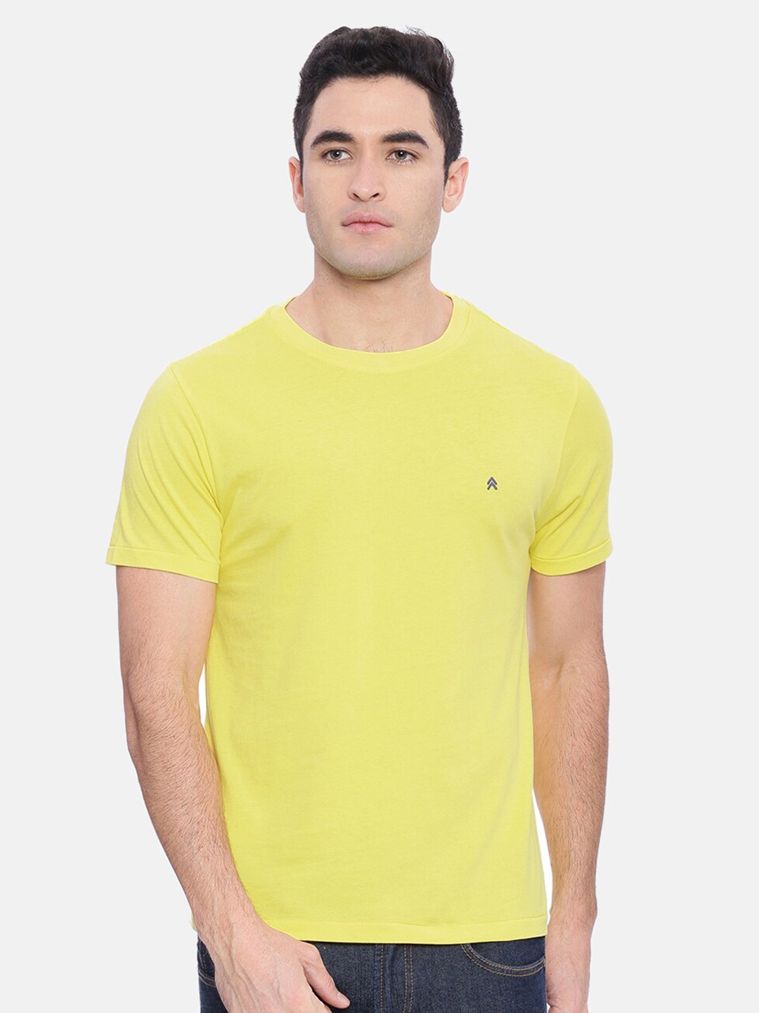 

Steenbok Men Yellow Extended Sleeves Slim Fit T-shirt