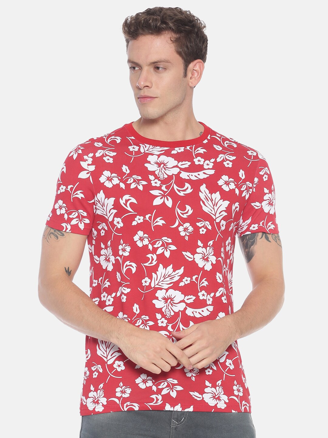 

Steenbok Men White Floral Printed Pockets T-shirt