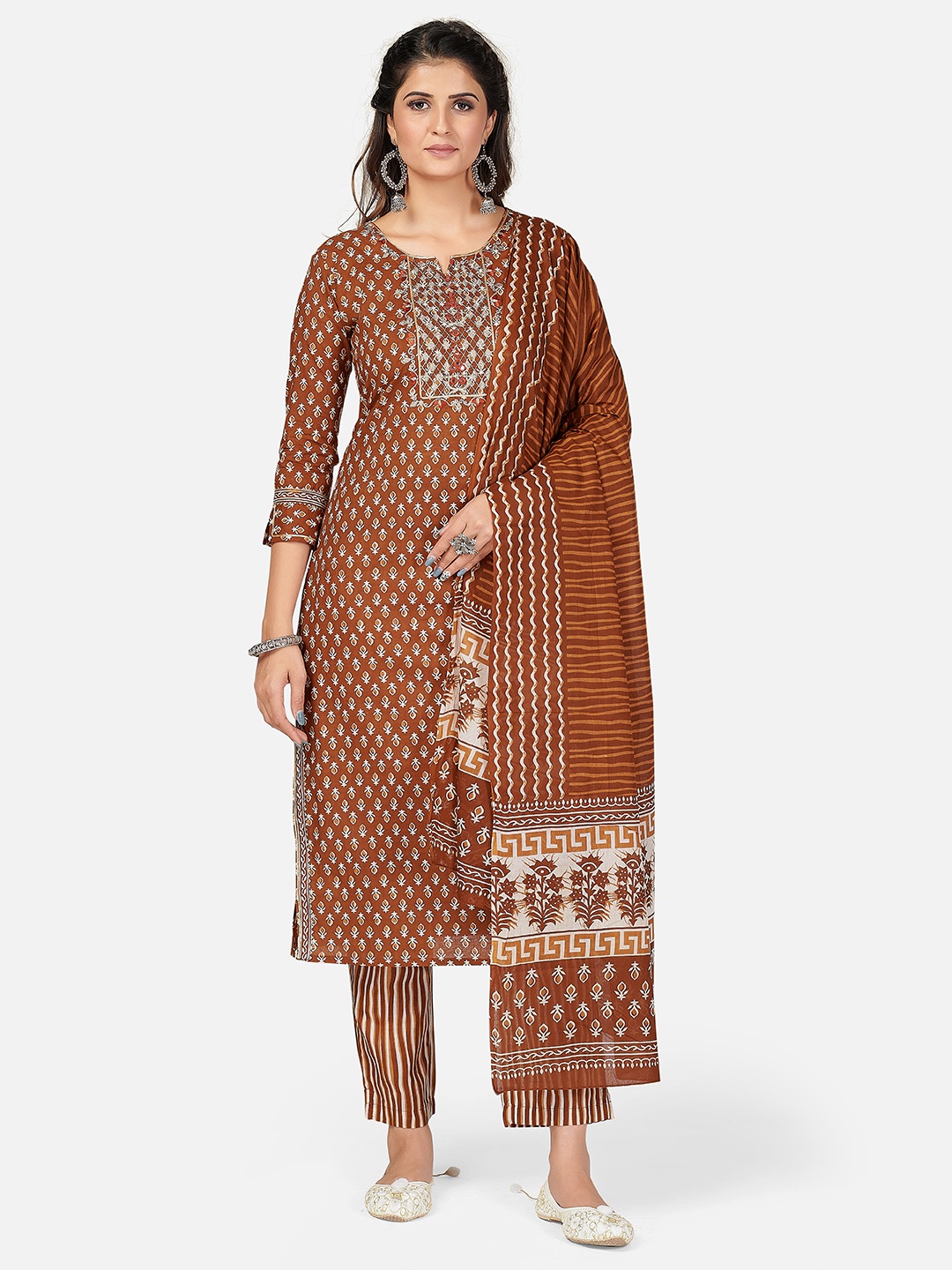 

Vbuyz Women Brown Panelled Pure Cotton Kurti with Trousers & With Dupatta