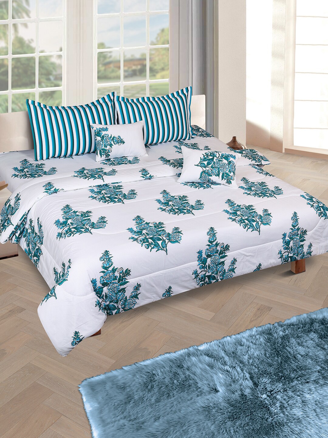 

ROMEE White & Turquoise Blue Printed Cotton Double King Bedding Set With Quilt