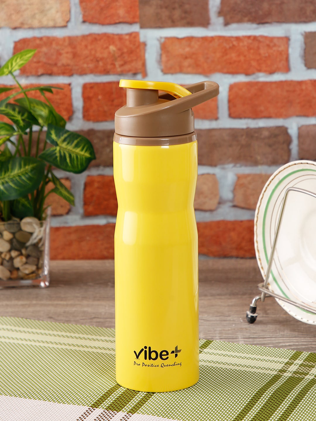 

Vibe Plus Yellow Sports Sipper Bottle 700 ML